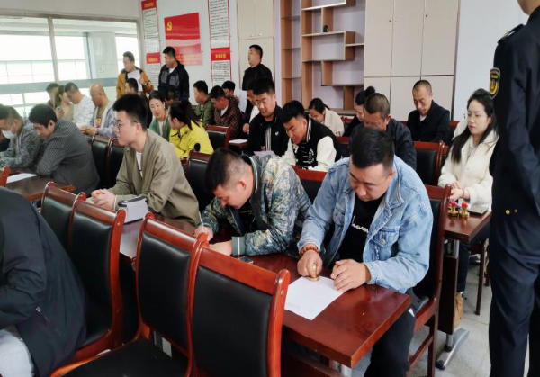 市交通運輸局組織召開2024年“旅游季”小微型客車租賃企業(yè)安全生產工作會議